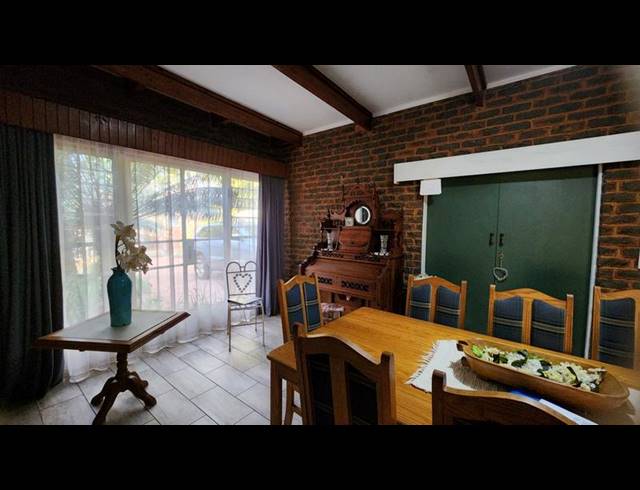 4 BEDROOM HOUSE FOR SALE IN KARENPARK